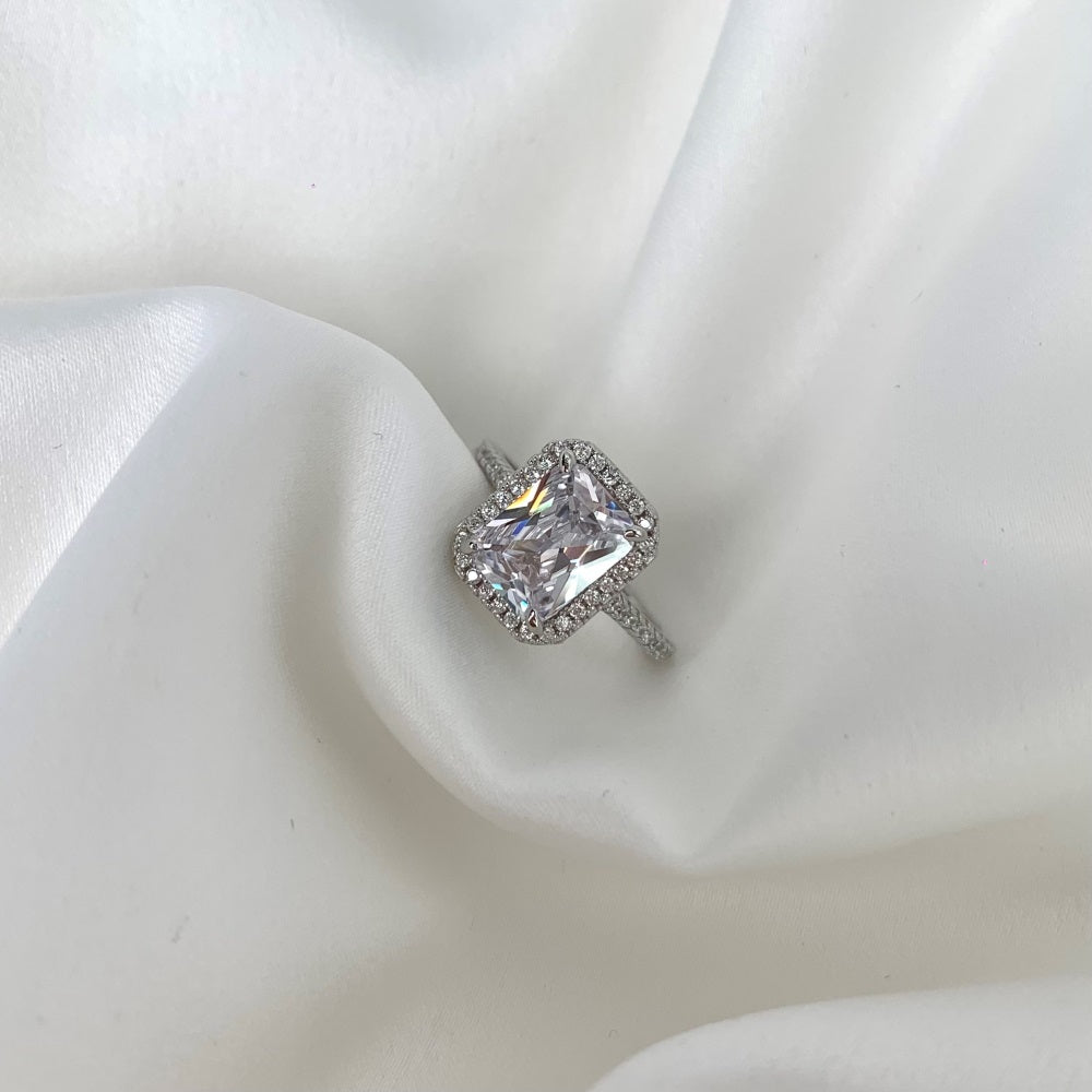 Aristocratic Allure Ring S925