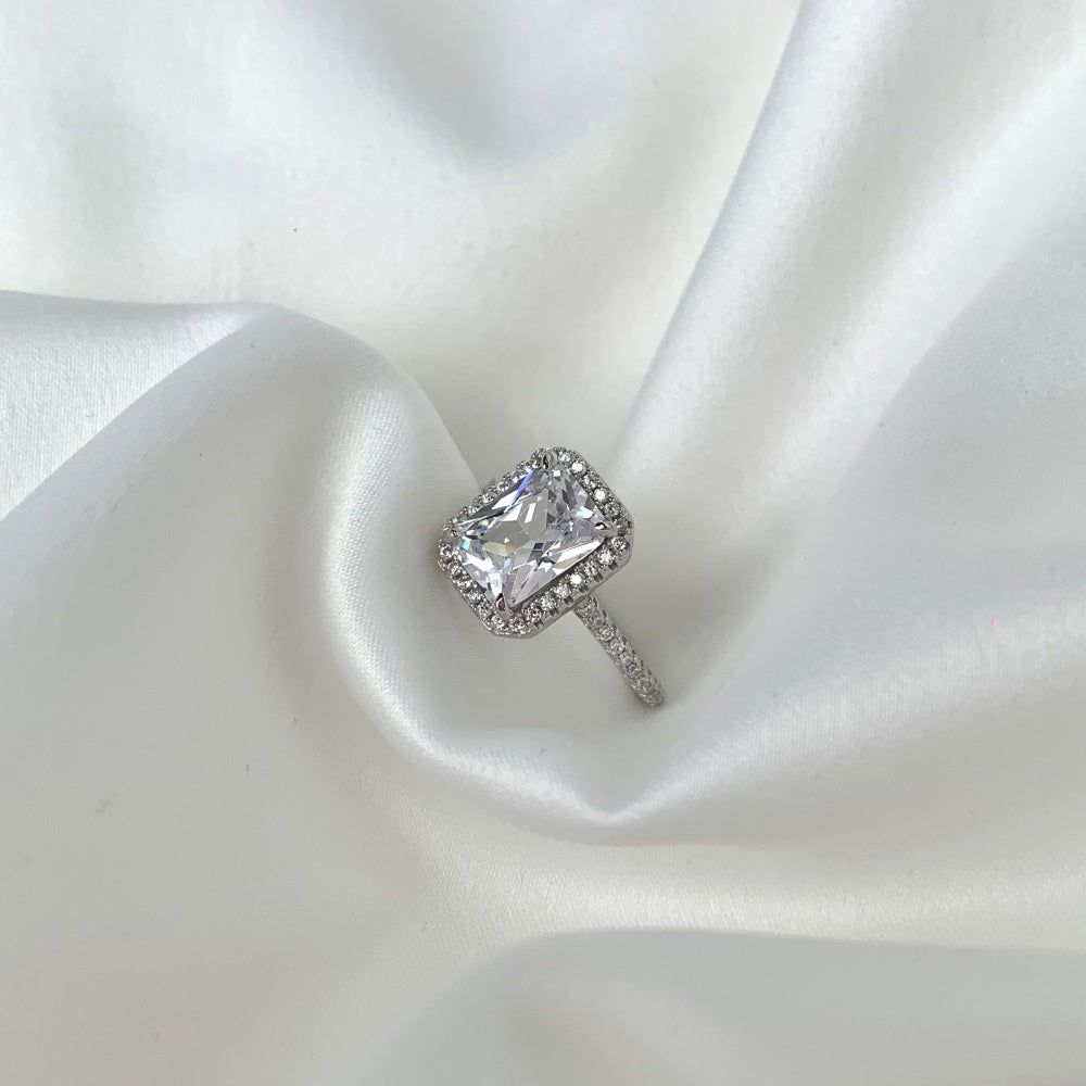 Aristocratic Allure Ring S925