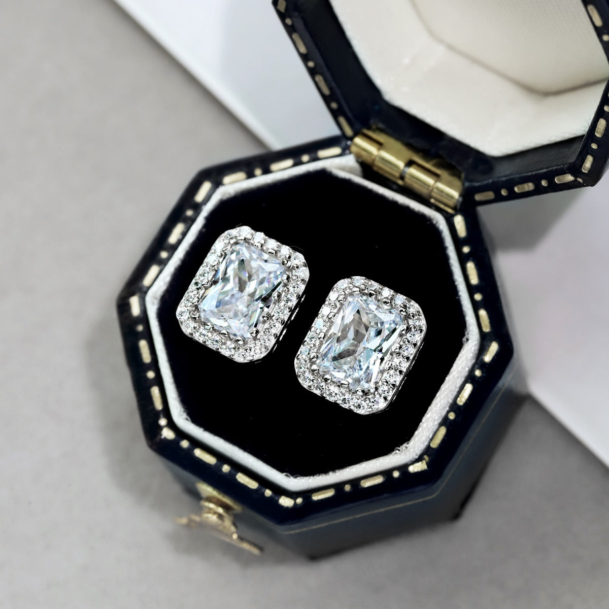 Aristocratic Allure Earrings S925